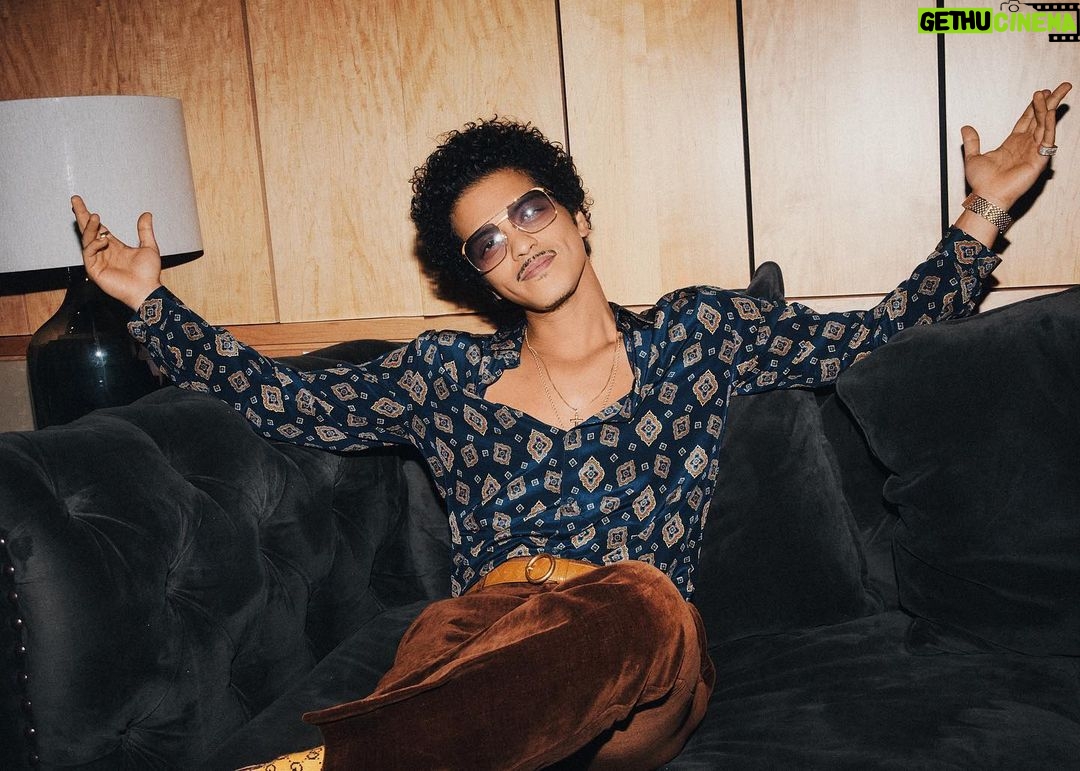 Bruno Mars - 1.3 Million Likes - 🥳