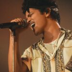 Bruno Mars Instagram – “Bruno Mars live is a must see” ~Bruno Mars ⭐️ ⭐️ ⭐️ ⭐️ ⭐️