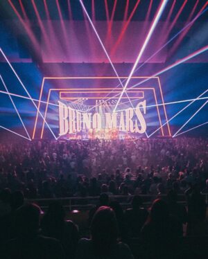 Bruno Mars Instagram - “Bruno Mars live is a must see” ~Bruno Mars ⭐️ ⭐️ ⭐️ ⭐️ ⭐️