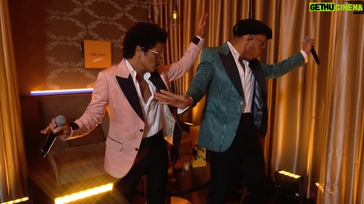 Bruno Mars - 1.3 Million Likes - Fans: WE WANT THE ALBUM!
Silk Sonic:🕺🏽🕺🏽