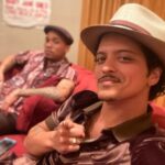 Bruno Mars Instagram – Damn @anderson._paak even my camera know what to focus in on….. #CRAYYYZZYYYYYY 
😂😂😂 #MyBadPlieghBwaa✨