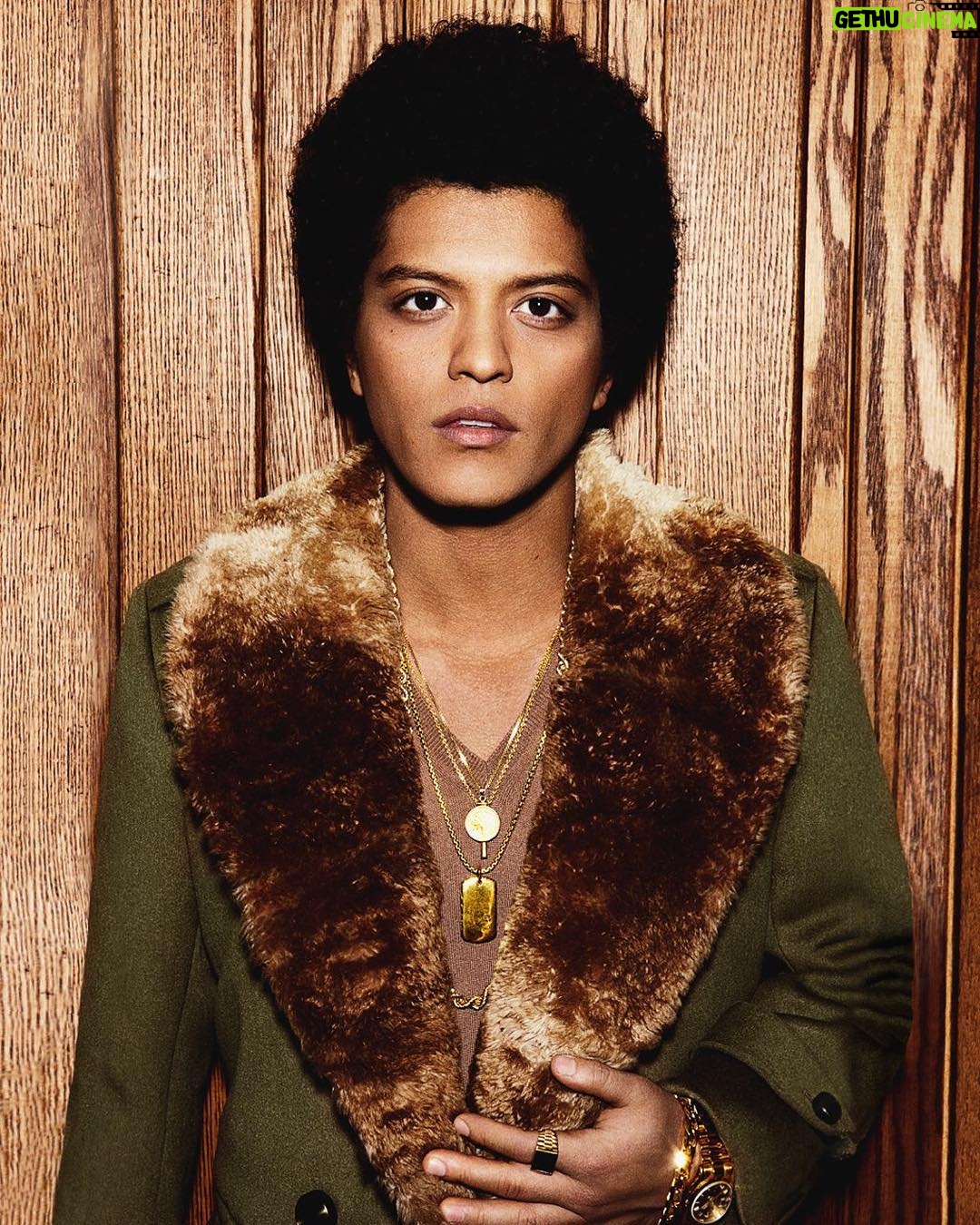Bruno Mars - 1.5 Million Likes - EL CAPITAN FUEGO!!! 🔥 Eat your heart out @teddysphotos ! This shit ain’t a game! I Do this! I ain’t new 2 this! I’m true 2 this! #THIS #KeepUp #SwagWars 🔥 🧯 #Frikikikikikiki!!!