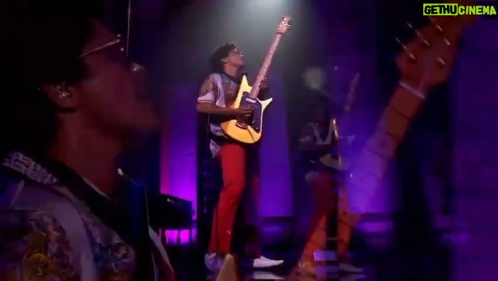 Bruno Mars Instagram - Dipped in silk at the Apollo Theater!