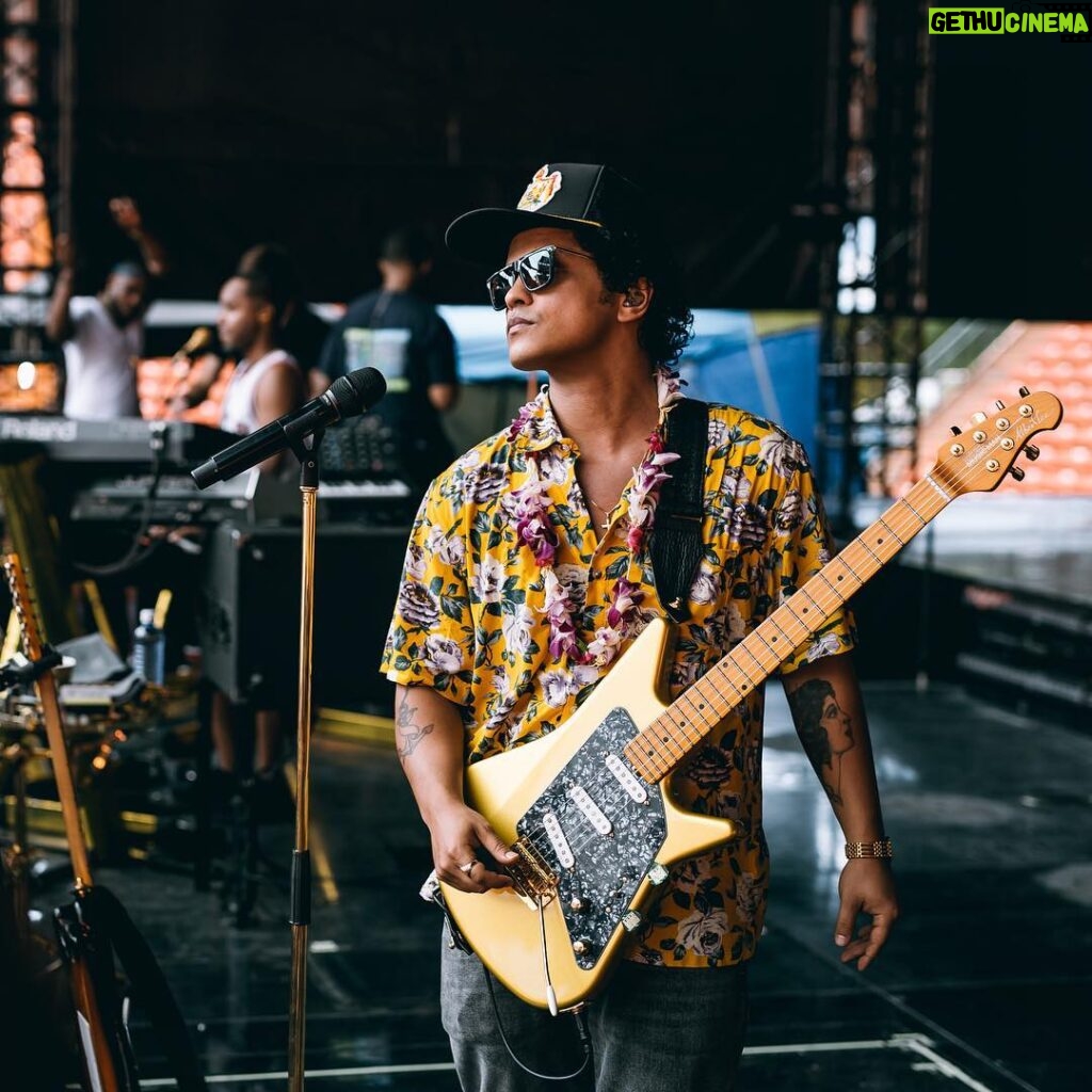 Bruno Mars Instagram - Magnum P.I.M.P #AlohaStadium #Hawaii