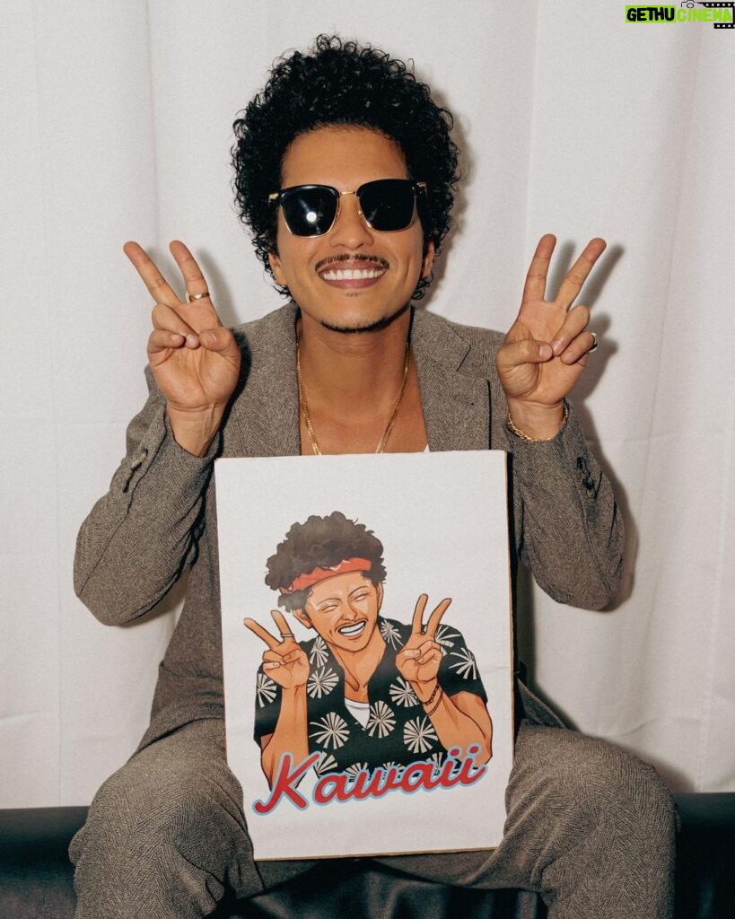Bruno Mars Instagram - lil kawaii king 👑 🇯🇵