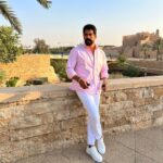 Burak Özçivit Instagram – @turkialalshik 🕌 #suudiarabia🇸🇦 #riyadh_season  @brooksbrothers.turkey