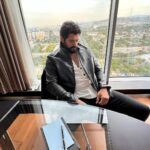 Burak Özçivit Instagram - #Kazakhstan #almaty 🤟💪👊