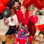Burak Özçivit Instagram – Aşk Adam 1 🧑🏻‍🚀 iyiki doğdun oğlum ❤️ 4 age 
13.04.2019