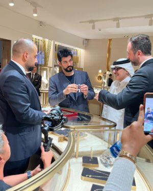 Burak Özçivit Instagram - @alibinali_luxury @adelalibinali @nabeelalibinali
