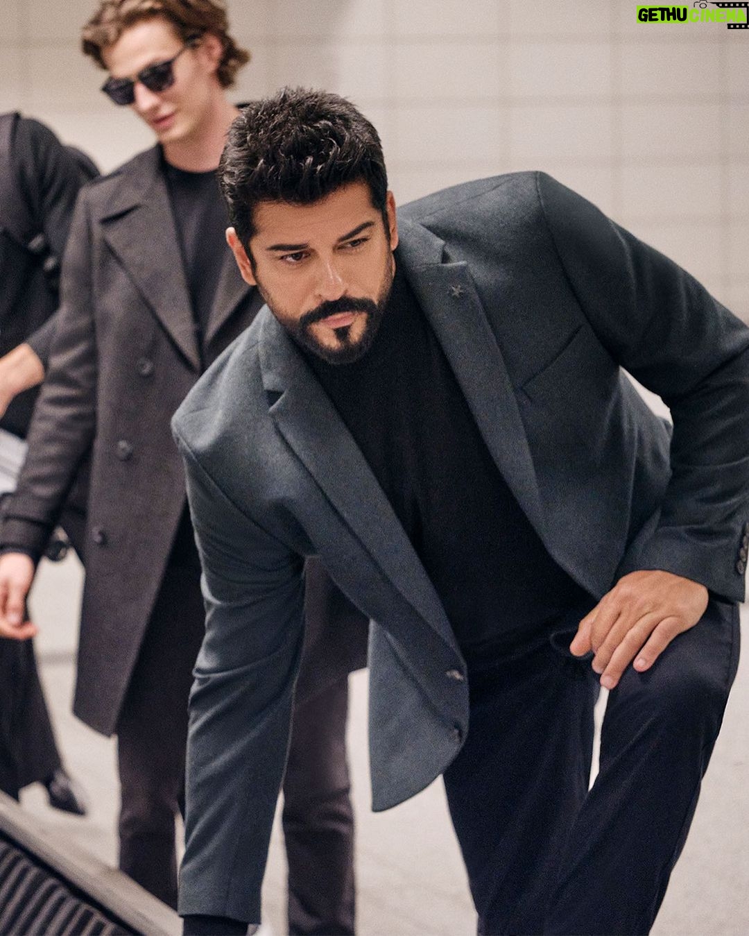Burak Özçivit Instagram - @altinyildizclassics 🌪️🌪️🌪️
