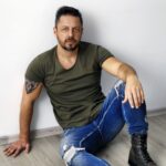 Burak Sarımola Instagram - Günün sonunda ne olacak? Kötü insanlar kaybedecek!!! #aktor #actor #anarchy