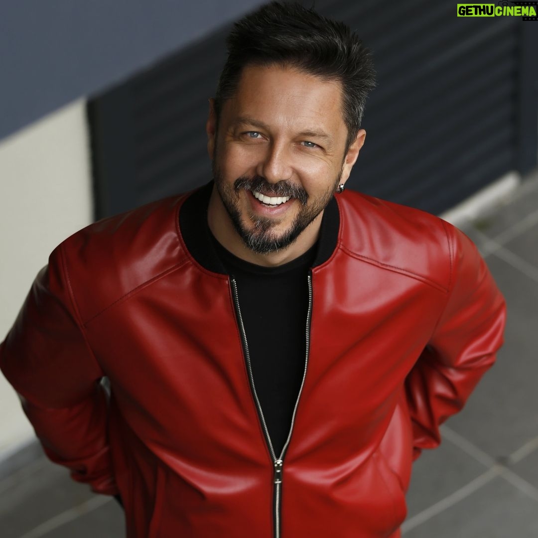 Burak Sarımola Instagram - Naber? Nasilsin?