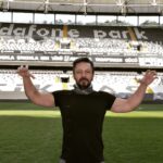Burak Sarımola Instagram - Her birinin akli cikiyor suan tek bir paylasim yok bekliyorlarki bi aksilik olursa inlerinden cikmak icin biz cesur biz iyi gunde kotu gunde yaninda olanlar ise gun yuzundeyiz kartallar gibiyizzz 🦅🦅🦅 @forzabesiktas @besiktas #forzabesiktas #besiktas #bjk #şampiyonolmesutetbizi