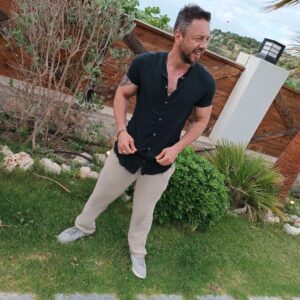 Burak Sarımola Instagram - Proje öncesi kisa da olsa hava değişimi iyi geldi 🤘🕶️