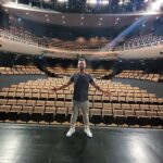 Burak Sarımola Instagram - Yıllar sonra tekrar sahne ve yarın aksam arkam full seyirciyle dolacak heyecan zirve 🤘🔥🎭 teşekkürler kısmı yoğun @serhatteoman @bugragulsoy @ayse.lebriz.berkem @mertoner @sakir_guler @mizgino @asli.isik @aysegulbeyazdag ve tüm teknik kadromuza... Zorlu Center