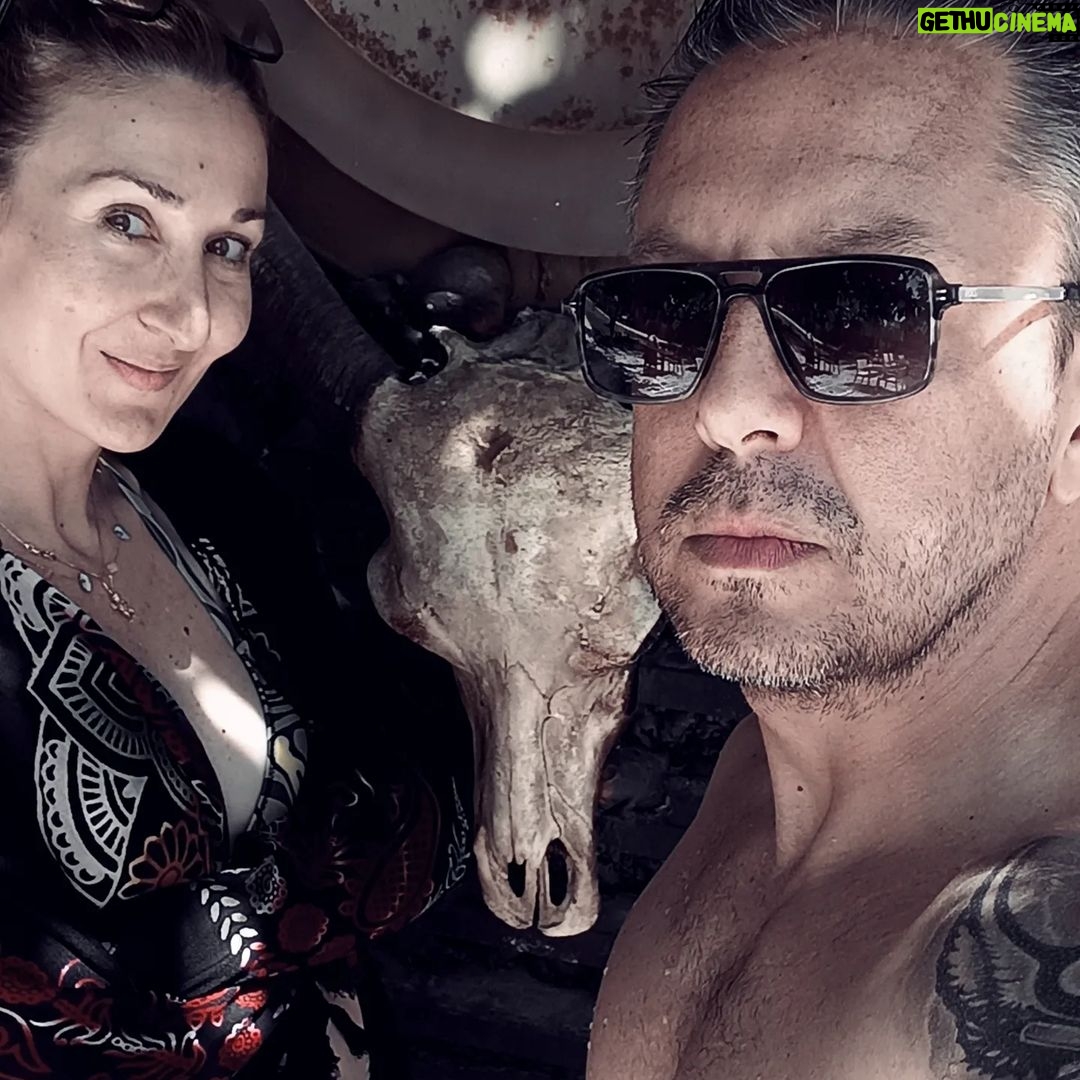 Burak Sarımola Instagram - 1-2-3 hangisi desem sonuc belli herhalde 🤭 mükemmeliz he bu arada unutmadan Kiraz Beach Otel