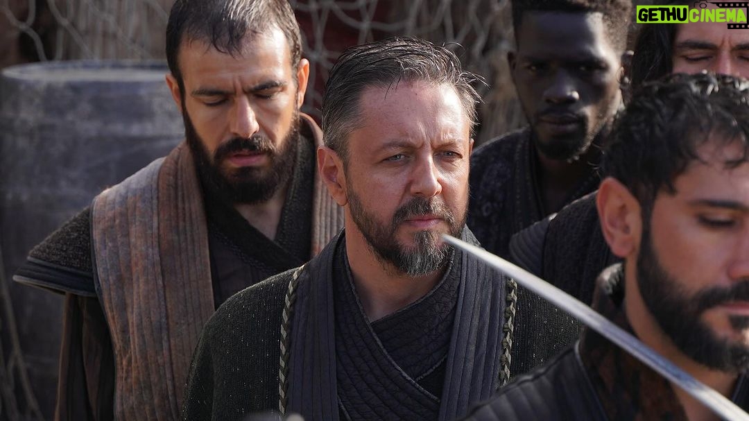 Burak Sarımola Instagram - Selahaddin EYYUBİ bu akşam @trt1 de 20:00 da sizlerle @selahaddindizi #selahaddineyyubi #trt @sinisan @dilakemer @novacastingart