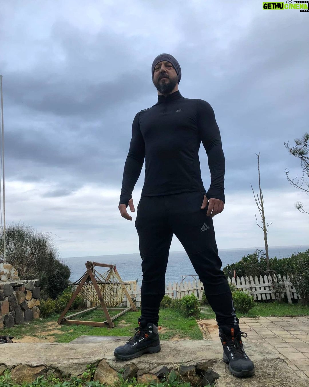Burak Sarımola Instagram - Göklerde 🦅 gibiyim.... Sahil kamp istanbul şile/sahilköy