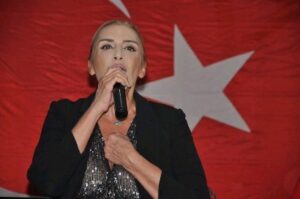 Çiğdem Tunç Instagram - Söz konusu Cumhuriyet ise
Gerisi teferruattır..