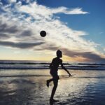 Élodie Ortisset Instagram - La tête dans les étoiles ! #coupedumonde2018 20 ans après ils l’ont refait. C’est l’unité et, la diversité qui triomphent ! Et de nouvelle vocation qui s’éveillent. Merci les bleus 🇫🇷 Région Nouvelle-Aquitaine