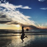 Élodie Ortisset Instagram - La tête dans les étoiles ! #coupedumonde2018 20 ans après ils l’ont refait. C’est l’unité et, la diversité qui triomphent ! Et de nouvelle vocation qui s’éveillent. Merci les bleus 🇫🇷 Région Nouvelle-Aquitaine