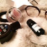 Élodie Ortisset Instagram - Des dessins, l’odeur d’un vieux bouquin & une ribambelle de soins ! Le home sweet home prend tout son sens ! La combinaison parfaite pour un dimanche Sweet n’Relax ! ••• #throwback des produits mentionnés dans mes précédentes story @lepetitlunetier @precriptionlab @hemafrance & @feedgood.co Midi-Pyrenees, France