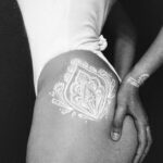 Élodie Ortisset Instagram - Namaste-Aus 🍑(•••) Mes résultats #fitness sont présents dans ma story, les filles ! Ici je porte un body @jennyfer & un tatoo éphémère de @namaste_collective ! Montauban
