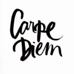 Élodie Ortisset Instagram - Cueille le jour et sois la moins curieuse possible de l'avenir. Horace (•••) La vie est une belle aventure. Et je suis ravie de la partager avec vous. Merci !#quotesoftheday #Blessed #carpediem #sizetheday