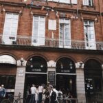 Élodie Ortisset Instagram - Toulouse la douce ☕️⠀⠀⠀ ⠀⠀ ••• De passage éclair par la ville rose. Revenir ici. Y prendre son café à emporter. Et se souvenir de tous ces moments passés ici. La fiancée, jadis haut lieu de nos brunch du dimanche 😊 Boudu qu'il me manque mon centre ville ! ••• Crédit Photo : @morethanhanna ⠀⠀⠀⠀⠀⠀ ••• #cofee #cofeetime #Toulouse #Remenber La Fiancée