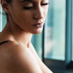 Élodie Ortisset Instagram - #Portraiture : J’hésitais entre le choc et la douceur... Mais le jeu de lumière fut plus fort. Dites moi en commentaire si vous aimez cette photo ? •••• Preview for @agenceideale vs @idealeinfluencers Photographe : Pierre Hôtel : @hautlofts •••• #agenceideale #sweet #sweetness #portraiture #portraitphotography #photooftheday #photographer #passion #natural #naturalmakeup #eyes #toulouse #paris #peacefull #travel #hotelroom #hotel #travelphotography #beauty #beautyaddicts #lifestyle #influencer #influenceusemode #ceo #ceolife #ceolidestyle Haut Lofts