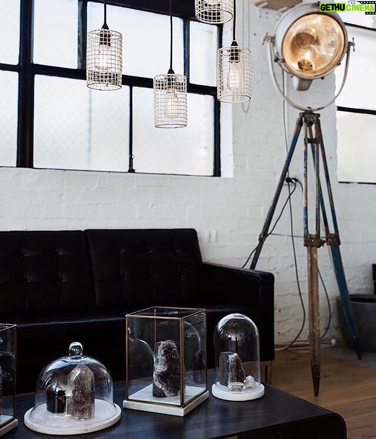 Élodie Ortisset Instagram - Xo studio - Lovely place (•••) Perfect combo : bright, clear and minimalism ! Midi-Pyrenees, France