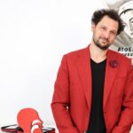 Éric Antoine Instagram - Grâce à E=M6, vous allez découvrir les gestes de base qui servent à sauver des vies 🚑 #EM6 spéciale premiers secours avec @maclesggyofficiel et son invité exceptionnel @ericantoineoff, dimanche 19 novembre à 20.25 📺 📸 Marie Etchegoyen / M6