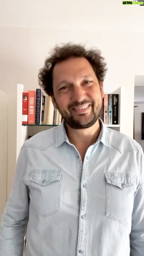 Éric Antoine Instagram - Je suis super enthousiaste de vous parler de l’initiative « Mois sans Tabac » que je soutiens avec le Groupe M6 ! 🚭 En novembre, rejoignez le défi du « Mois sans Tabac » pour dire adieu à la cigarette. Un mois sans fumer, c’est 5 fois plus de chances de réussir ! Inscrivez-vous gratuitement sur https://mois-sans-tabac.tabac-info-service.fr/ et rejoignez le mouvement. Prêts pour le défi ? #MoisSansTabac @m6officiel @m6unlimited