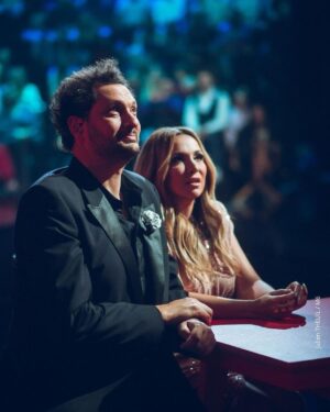 Éric Antoine Instagram - Mais quelle saison et quelle finale de DINGUE les amis 🤩😍 

Un grand merci à toutes les équipes qui rendent ce magnifique show possible et merci À VOUS d’être toujours aussi nombreux à suivre #LFAUIT 🤩

Passez de très belles fêtes les copains, je vous embrasse 😘