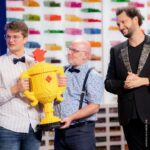 Éric Antoine Instagram - 🤩 Quelle finale de DINGUE !!!!! Félicitations à Augustin et Bertrand qui remportent cette 4e saison de #LegoMasters et merci à toute cette belle équipe qui nous a concocté une saison de OUF !! 🙏🏼 Studios De Television De La Plaine St Denis