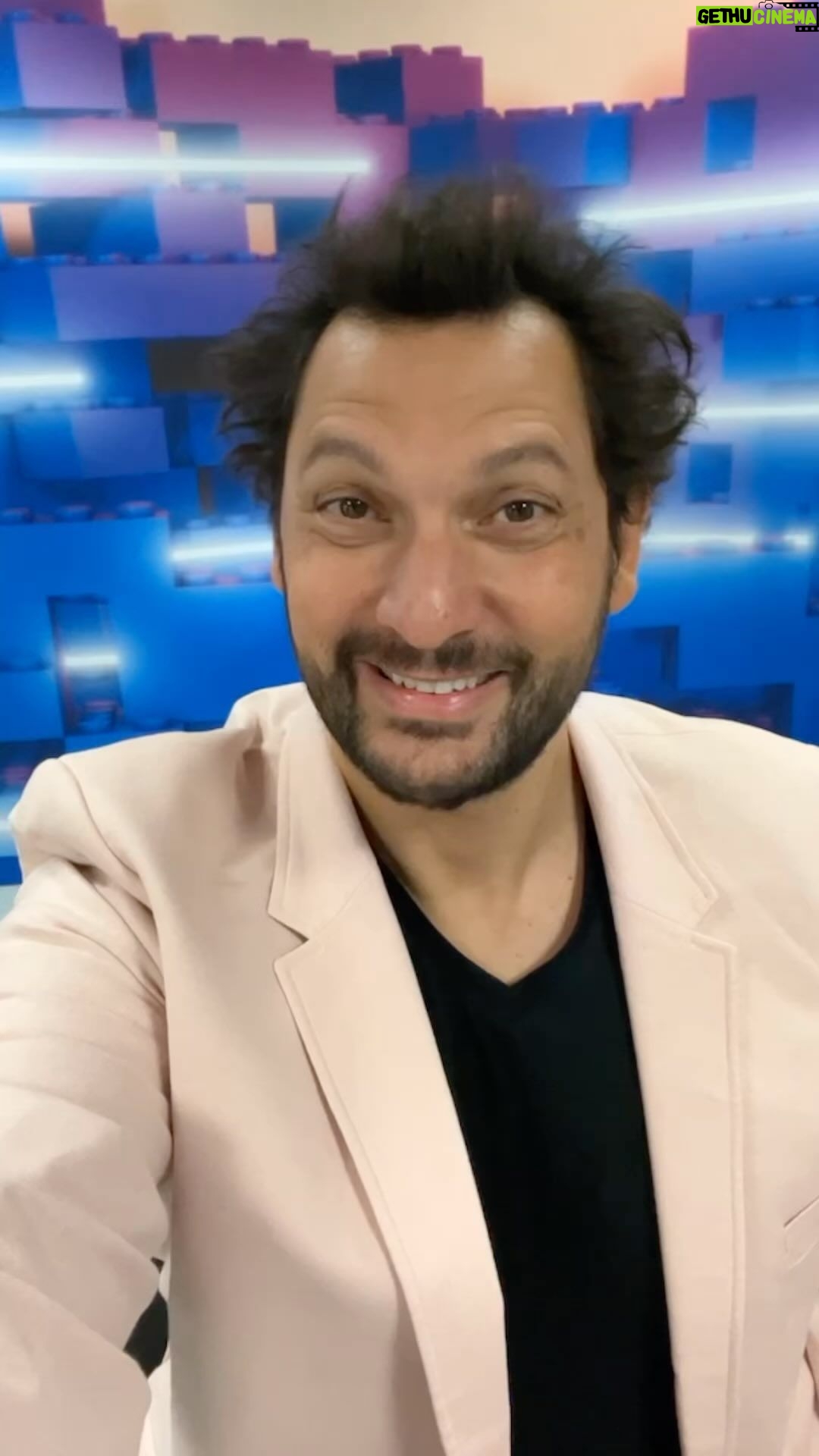 Éric Antoine Instagram - #LegoMasters, nouvelle saison, dès lundi 25 et mardi 26 décembre à 21h10 sur @m6officiel 🔥🔥🔥 Dites-moi en commentaire ce que vous préférez dans cette émission ! 👇🏼 Studios De Television De La Plaine St Denis