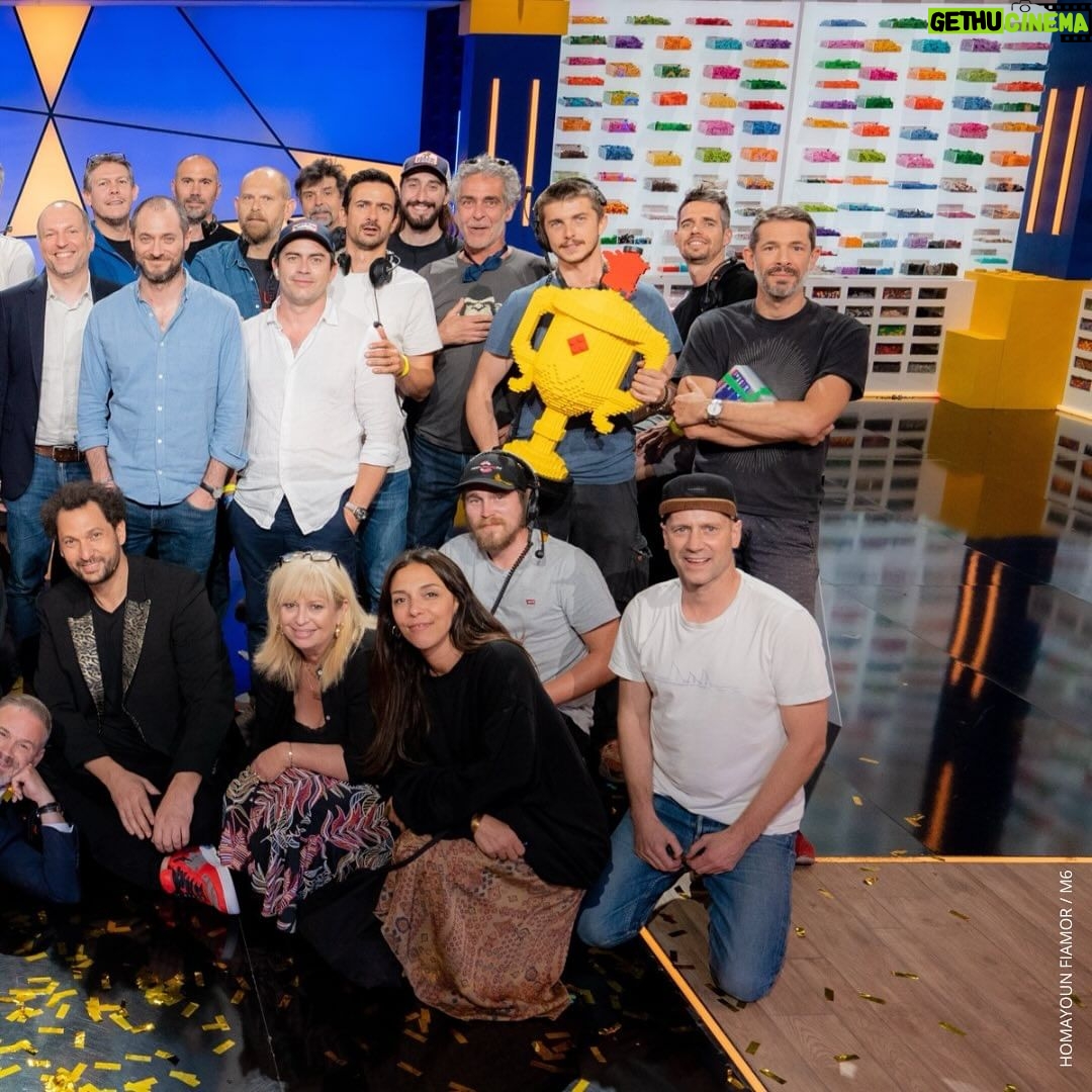 Éric Antoine Instagram - 🤩 Quelle finale de DINGUE !!!!! Félicitations à Augustin et Bertrand qui remportent cette 4e saison de #LegoMasters et merci à toute cette belle équipe qui nous a concocté une saison de OUF !! 🙏🏼 Studios De Television De La Plaine St Denis
