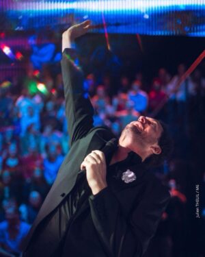 Éric Antoine Instagram - Mais quelle saison et quelle finale de DINGUE les amis 🤩😍 

Un grand merci à toutes les équipes qui rendent ce magnifique show possible et merci À VOUS d’être toujours aussi nombreux à suivre #LFAUIT 🤩

Passez de très belles fêtes les copains, je vous embrasse 😘