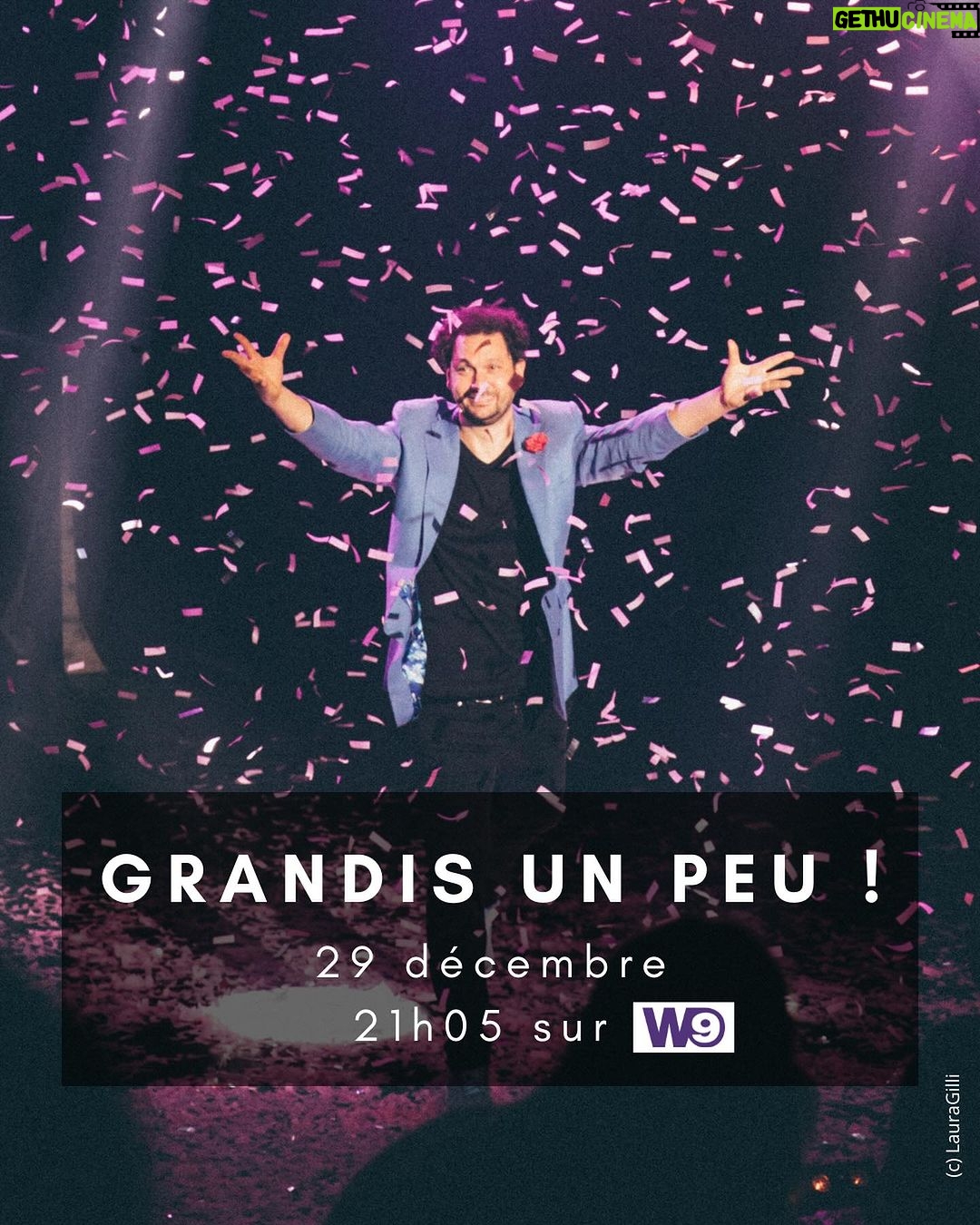 Éric Antoine Instagram - Quoi de mieux que de passer les fêtes ensemble les amis ?! 🎄📺🥳 ⭐️ 22/12 : finale #LFAUIT en direct à 21h10 sur @m6officiel 🧱 25 et 26/12 : Lancement de la nouvelle saison de #LegoMasters sur M6 👊🏼 27/12 : Qui peut nous battre ? ✨ 29/12 : Diffusion de mon dernier spectacle « Grandis un peu ! » à 21h05 sur @w9officiel Passez de belles fêtes les amis ✨ 🥰