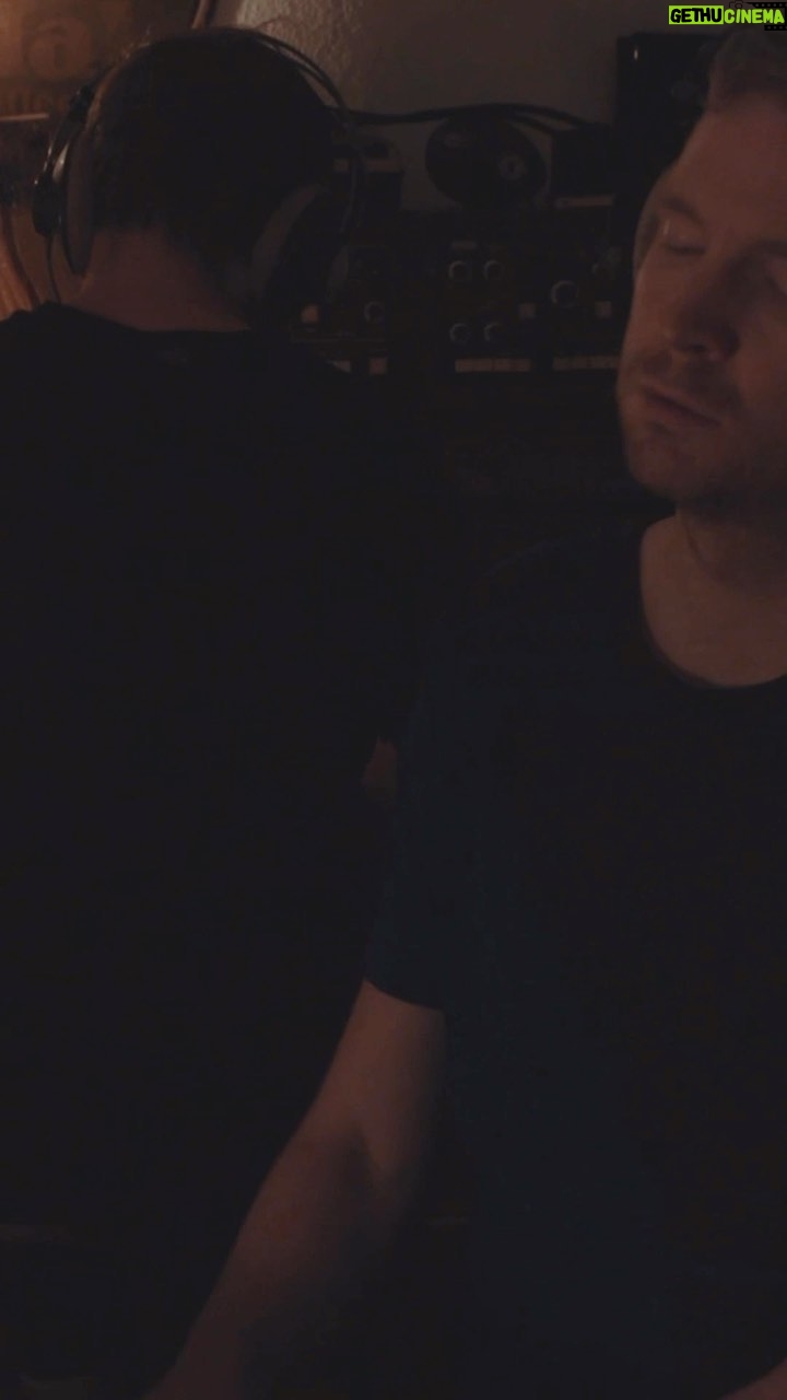 Ólafur Arnalds Instagram - In 2015, Nils and I met up to film a short promo video for something, cannot even remember what it was. We started improvising with some cameras around, and didn’t stop until sometime early the next morning… It ended up as Trance Frendz, the film and album with several new pieces written & recorded in 8 hrs with no edits 🤓 Full film in the bio —