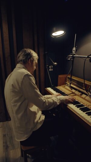 Ólafur Arnalds Instagram - in my dark little creative corner. can you name the piece?