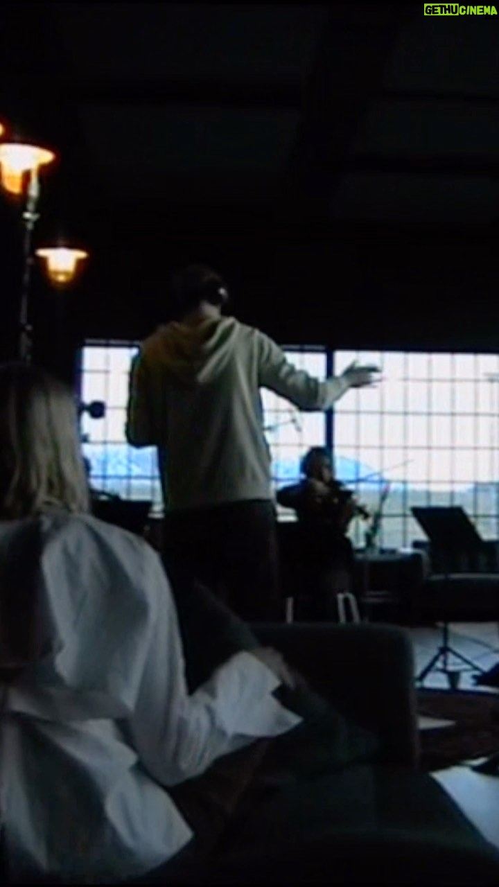 Ólafur Arnalds Instagram - ÓA x @ella.mcrobb ... and we’ll leave it there (23.03.23)