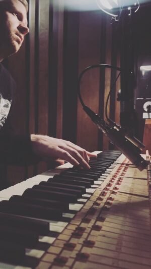Ólafur Arnalds Instagram - VAST