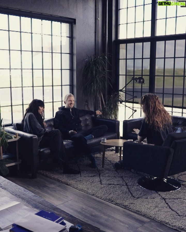 Ólafur Arnalds Instagram - What happens when we put me and @loreenofficial into a studio together? ❤️