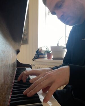 Ólafur Arnalds Instagram - Happy Piano Day everyone! 🎹

Sharing the sheet music to ‘and we’ll leave it there…’ to celebrate. As always, it’s just a framework for you to play with and improvise – that’s how this whole song was born. We’d love to see your renditions‌ - link to sheet music in the bio.

Happy playing!  #pianoday #pianoday2023