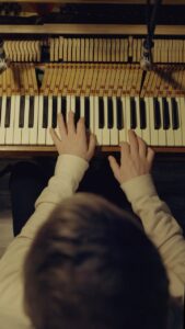 Ólafur Arnalds Instagram - living room song