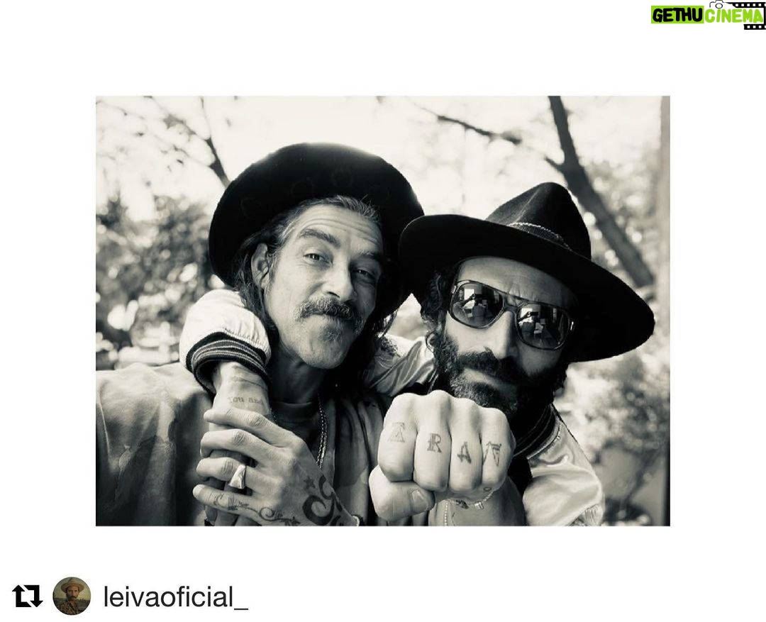 Óscar Jaenada - 4.9K Likes - Desde que estás,
Mexico pica más #MananaTenemosComida #Spicy #Benvingut #ongiEtorri #Multicultura #Musica&Art&Cinema&Hermandaz #asiNosLuceElPelo #Ts @leivaoficial_ #PCR(delDiaHecha) #LLIBERTAT