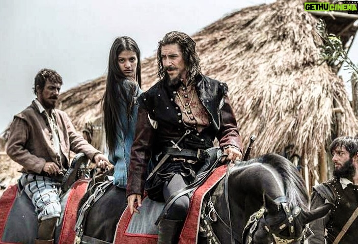 Óscar Jaenada - 5.7K Likes - Gracias a los premios @produ por esta nominación a Mejor Actor por HERNÁN #AquiMiSagradaCompañia #MalintzinYLaFotogenia @ishbelbautista @victor_clavijo_actor @migueamor @caballitoNegrol #ElVirusQue500añosDespuesVolvióACambiarloTodo #YoMiroAlDirector #IshbelACamara #MiguelAngelAVictor #yVictorAlCuloDelCaballo #Aritmetica #AMERICA #picBy @damianhfotografia #LLIBERTAT