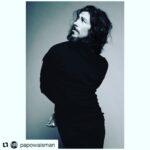 Óscar Jaenada Instagram - Charla de Hernán Cortés que nos hemos dado con el gran historiador, escritor y analista de la Conquista @cuauhtemoc_1521 . En su instagram la encontrarán. Gracias Enrique por la pasión. Pic by @papowaisman para @gqmexico #LLIBERTAT Monte Igueldo