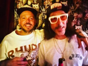 Óscar Jaenada Instagram - René is in da house. Gabriel también #Calle13  #Madrizz #LaburandoLabramdoLadrando #ChinChin #bocaz4Eva #NosHaMolestadoLaPolicia3VecesEn2Horas #EstadoPolicial  #LLIBERTAT